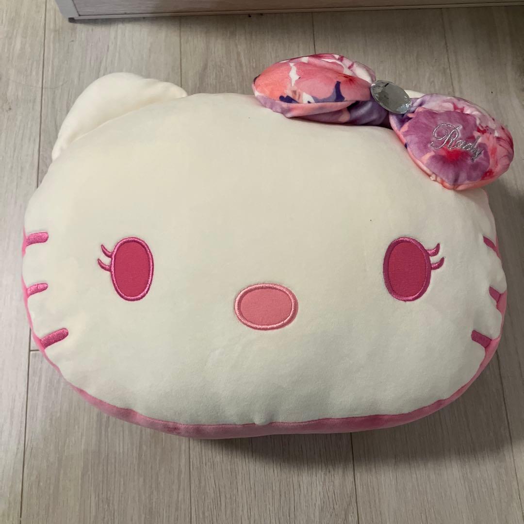 Radyハローキティ クッション