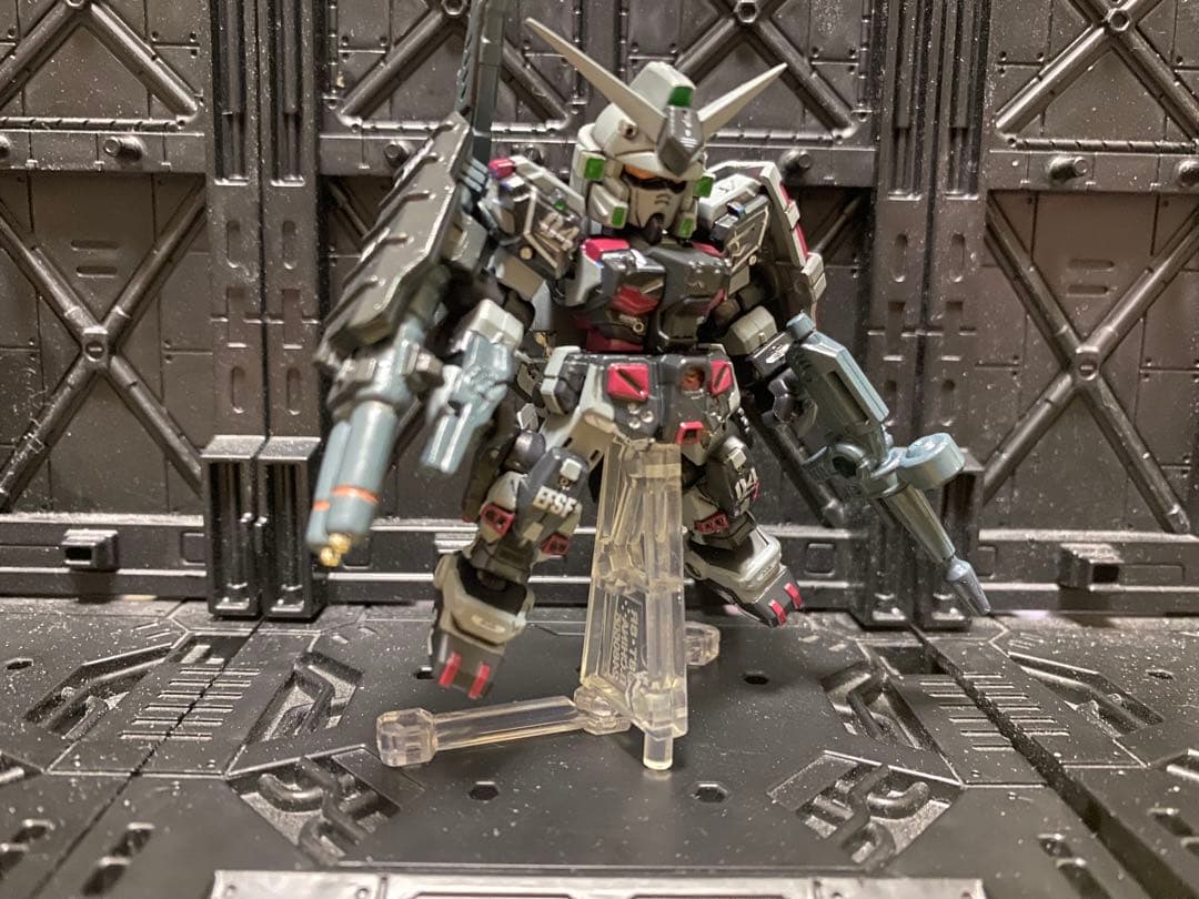 モビルスーツアンサンブル　改造　FAガンダム7号機サンダーボルトカラー塗装途中