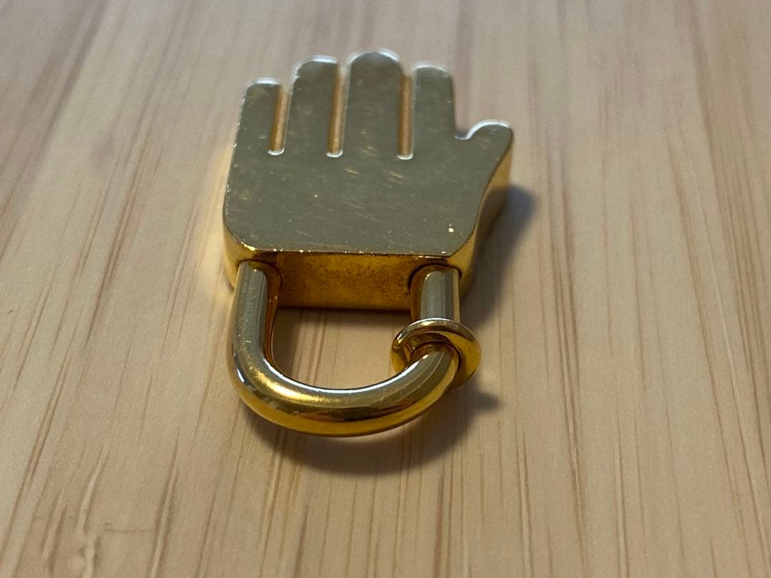 エルメス（HERMES）ハンドモチーフカデナ2002年　ゴールド　チャーム