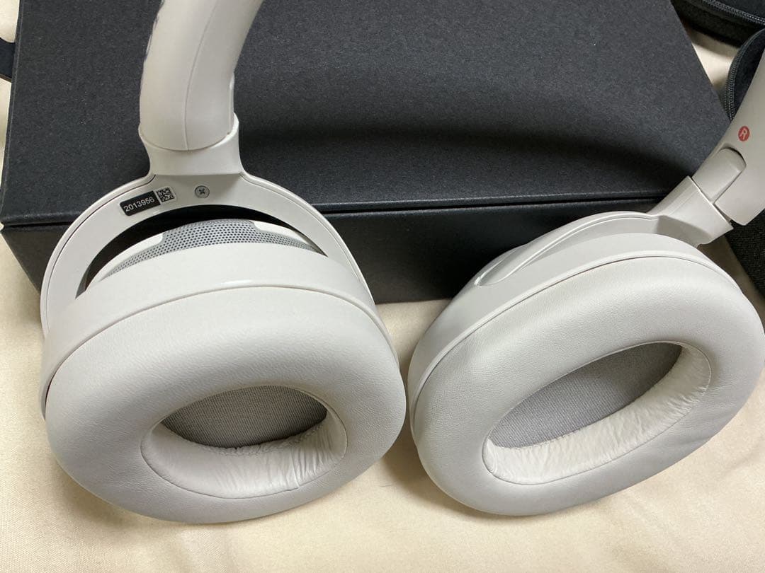 ソニー ヘッドホン ULTWEAR WH-ULT900N オフホワイト