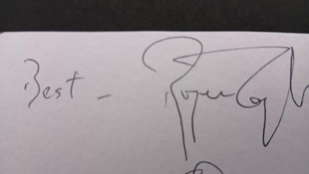 「Queen全員の直筆サイン入りコレクターズセット」