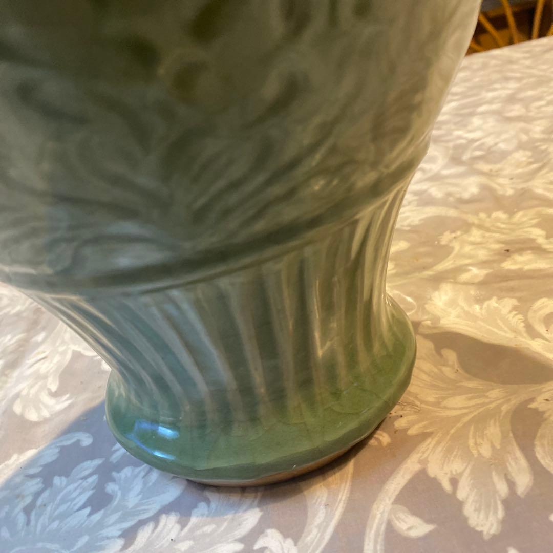 専用　中国古玩　陰刻草花文青磁花瓶