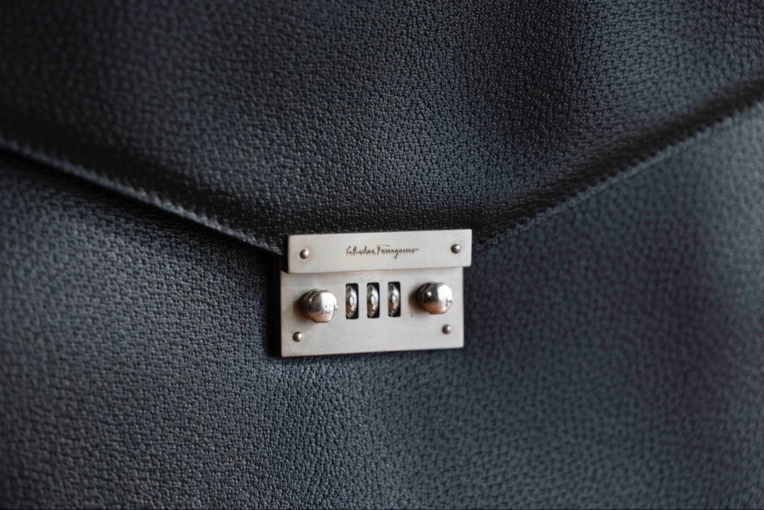 フェラガモ ブリーフケース 黒