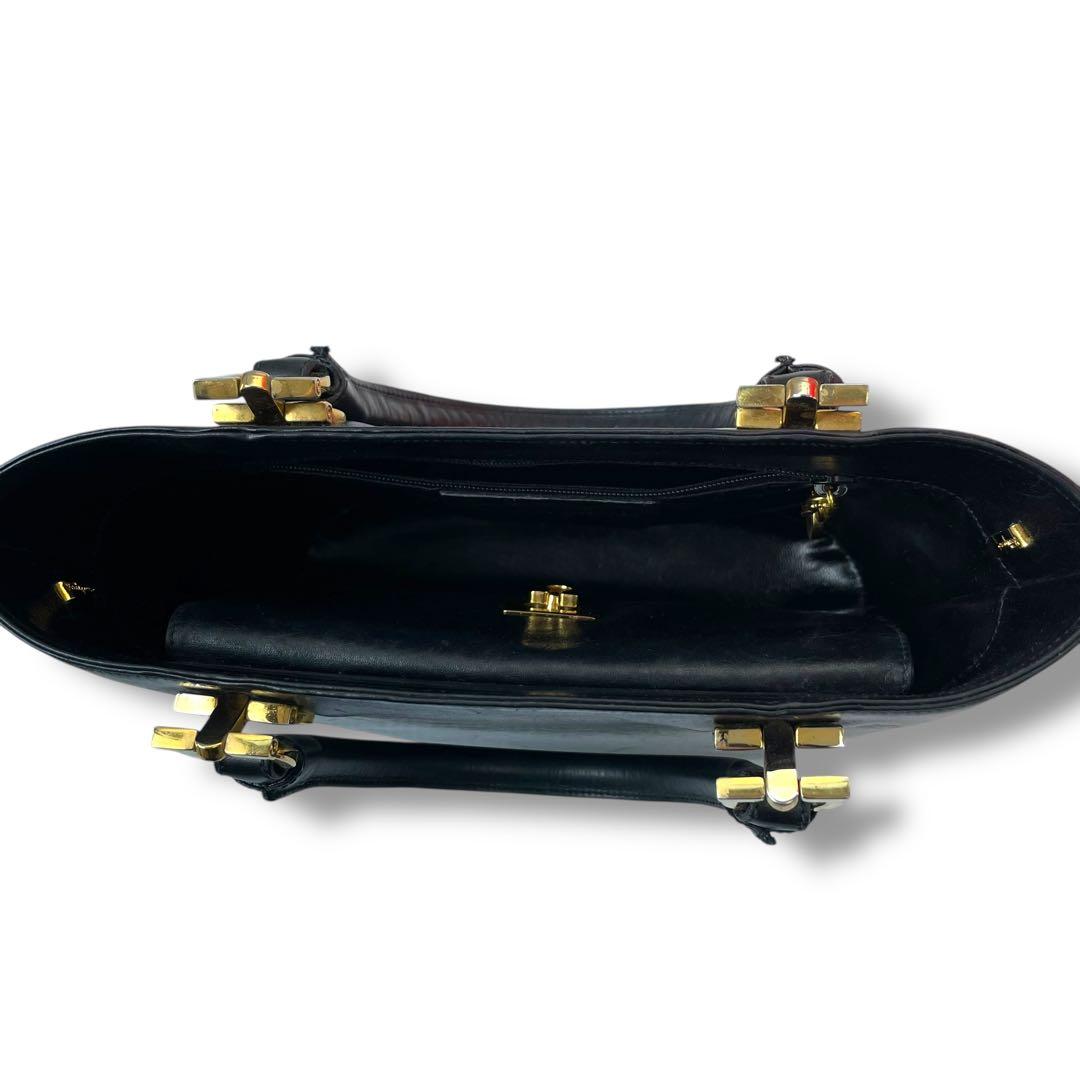 【美品】サルヴァトーレフェラガモ　ハンドバッグ　2way ガンチーニ　レザー　黒