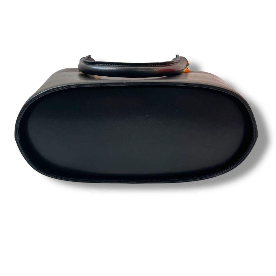 【美品】サルヴァトーレフェラガモ　ハンドバッグ　2way ガンチーニ　レザー　黒