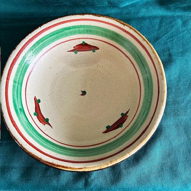 沖縄　やちむん　　7.5寸皿　 赤絵　飾り皿　壺屋焼