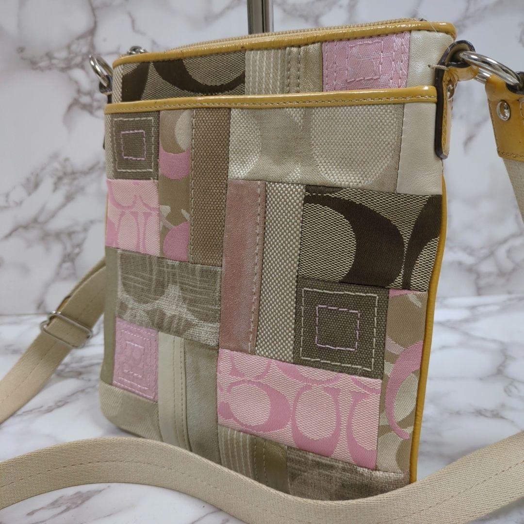 コーチ　パッチワーク　ショルダー バッグ　サコッシュ　クロスボディ　マルチカラー