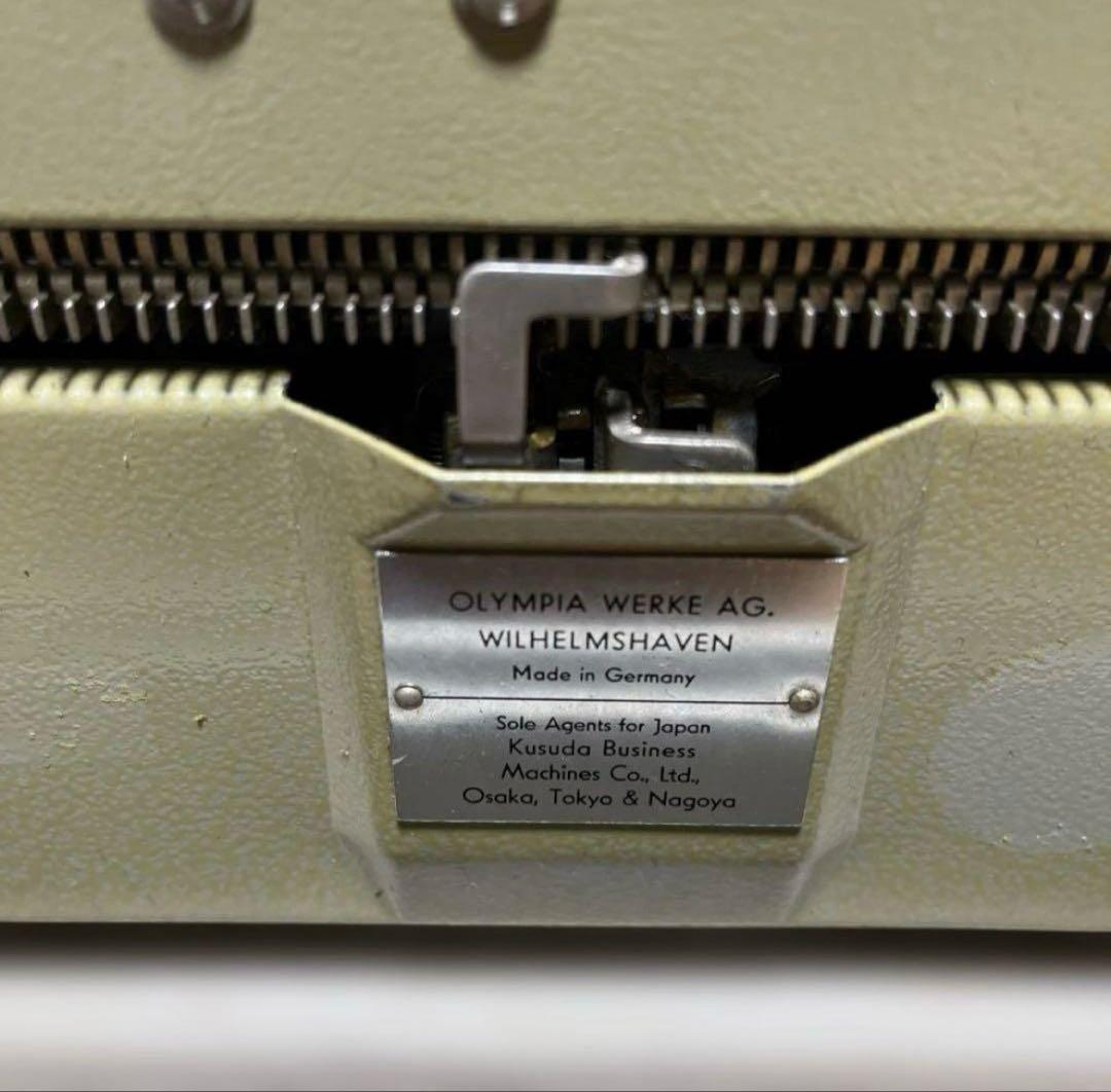 Olympia オリンピア　タイプライター　手動タイプライター　ドイツ