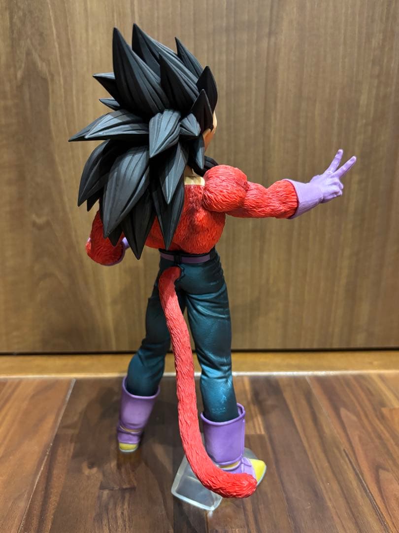 ドラゴンボールフィギュア　一番くじ　グレイテストサイヤン　超サイヤ人4