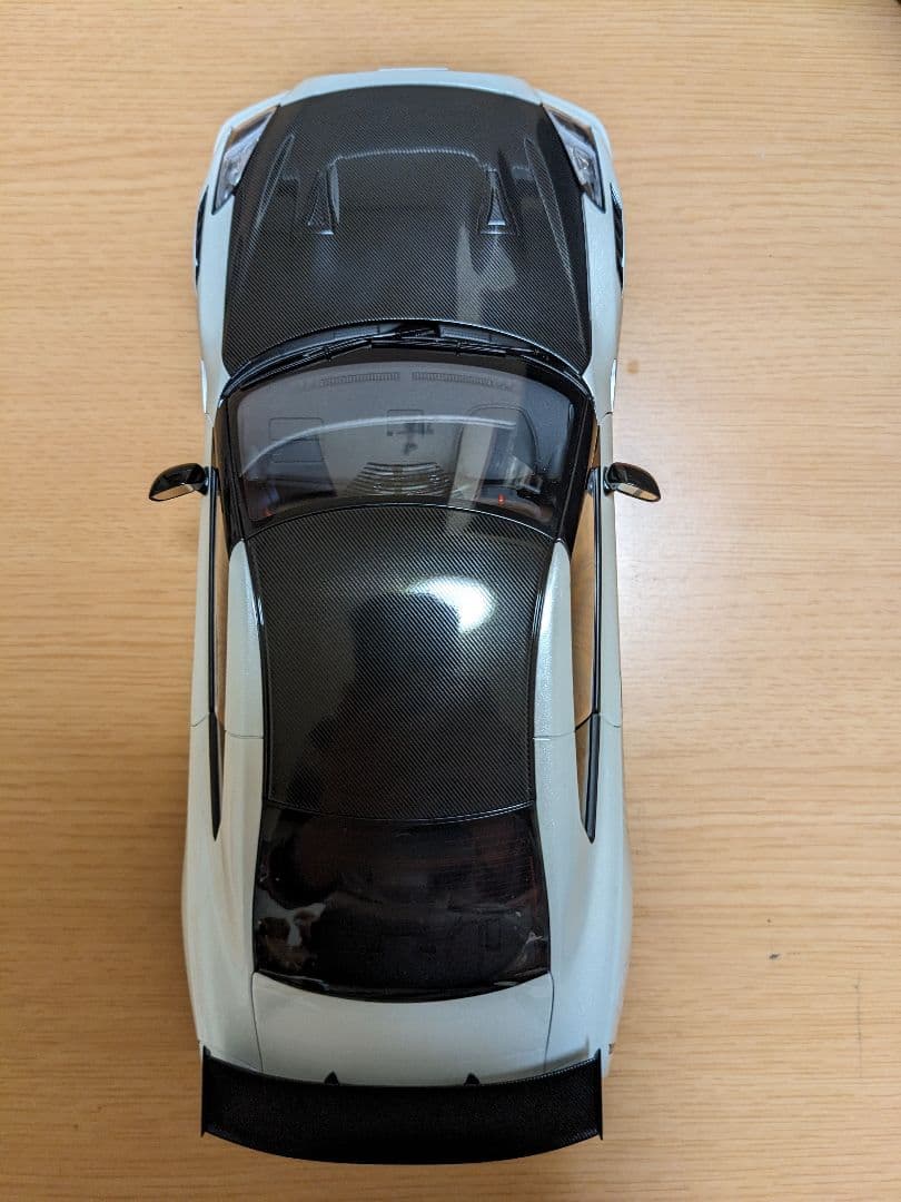 オートアート1/18　ニッサン R35 GT-R ニスモ