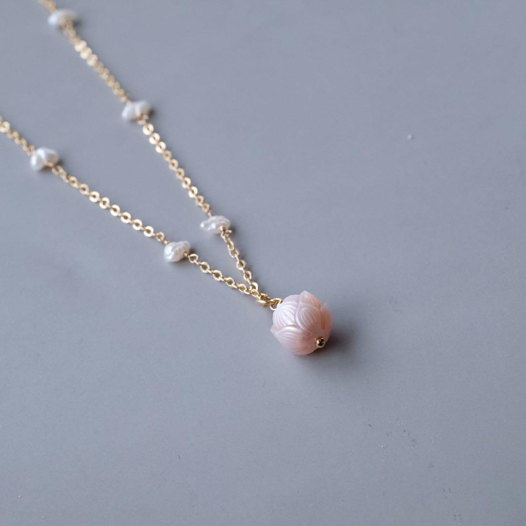 14kgf白蝶真珠蓮カービングネックレス