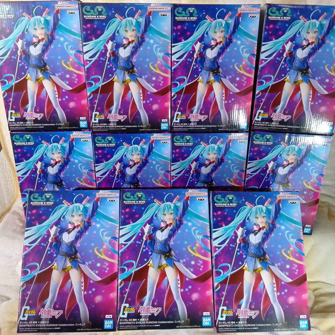 機動戦士ガンダム45周年×初音ミク　フィギュア　セット