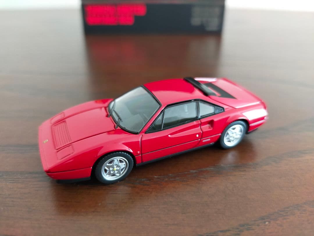 トミカリミテッドヴィンテージネオ フェラーリ 328 GTB (後期型)