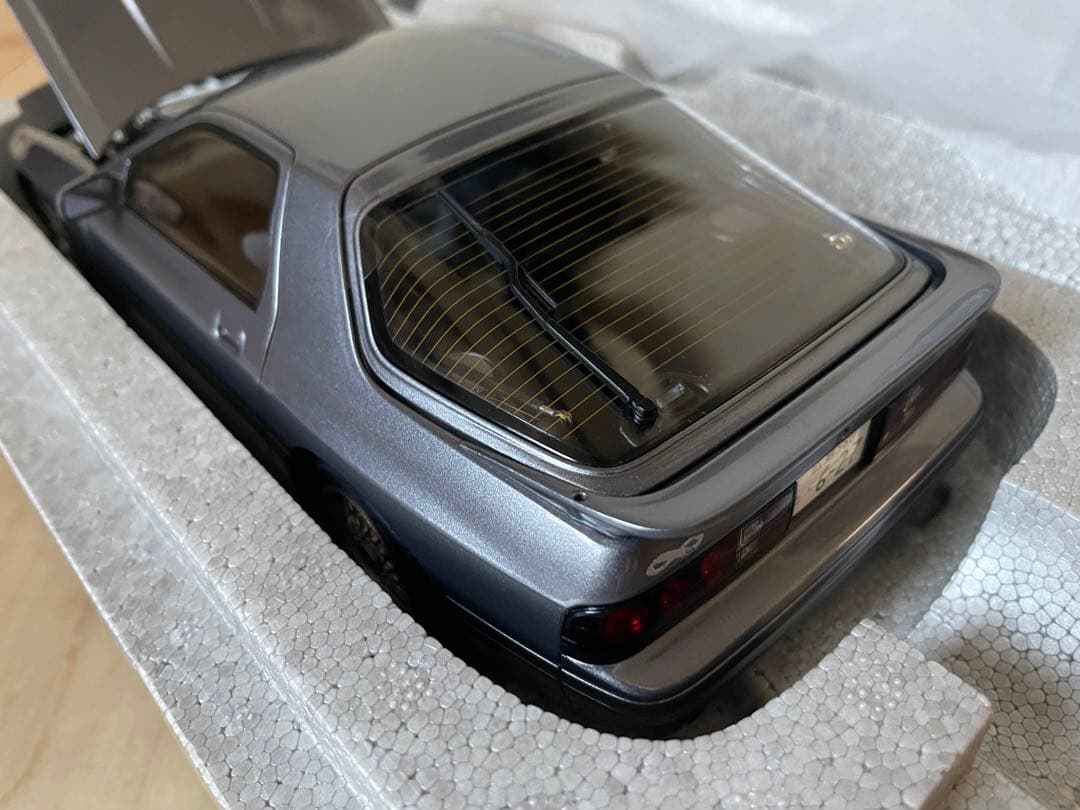 Mazda FC RX-7 1/18スケール ミニカー グレー