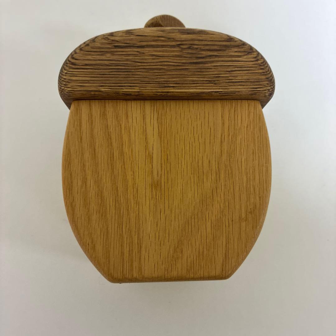ドングリ型　木製　貯金箱