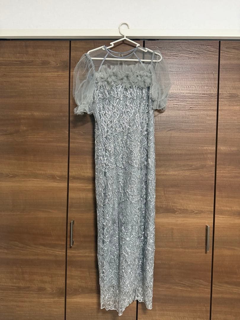 Leja シルバーパーティードレス フリル付き
