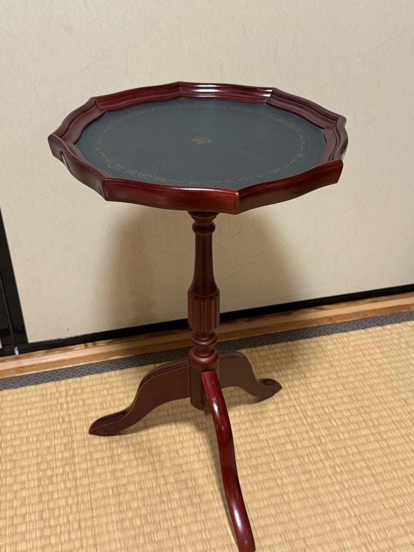 アンティーク調　サイドテーブル　コーヒーテーブル
