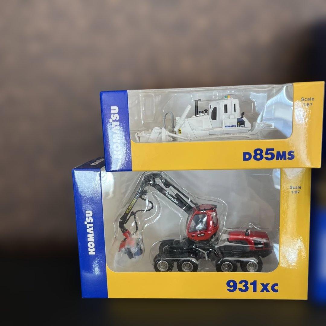 コマツ　建設機械ミニチュア　4点セット