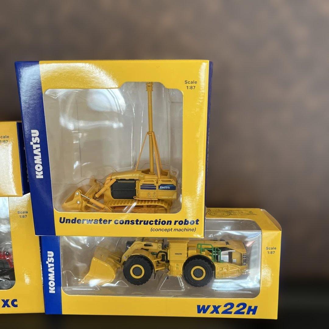 コマツ　建設機械ミニチュア　4点セット