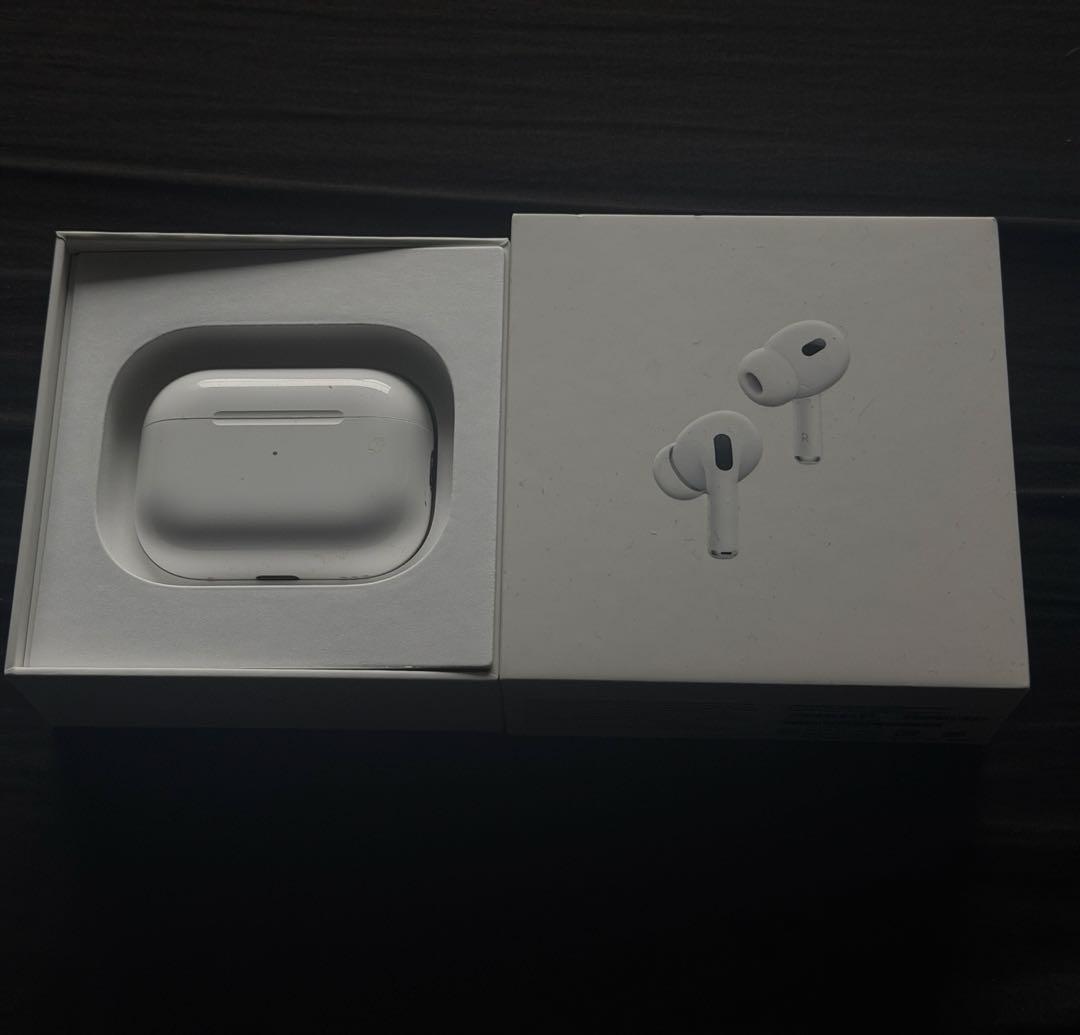 airpods pro 第2世代　Lightning apple イヤホン
