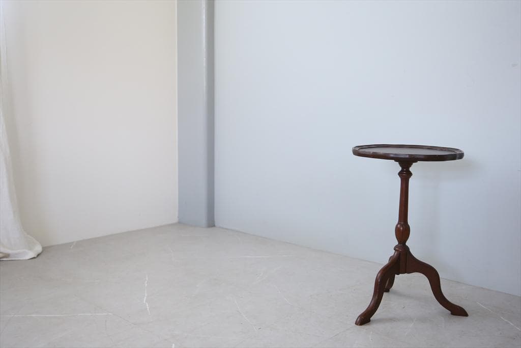 英国アンティーク木製ワインテーブル/サイドテーブル/丸机/飾り棚(89-15)