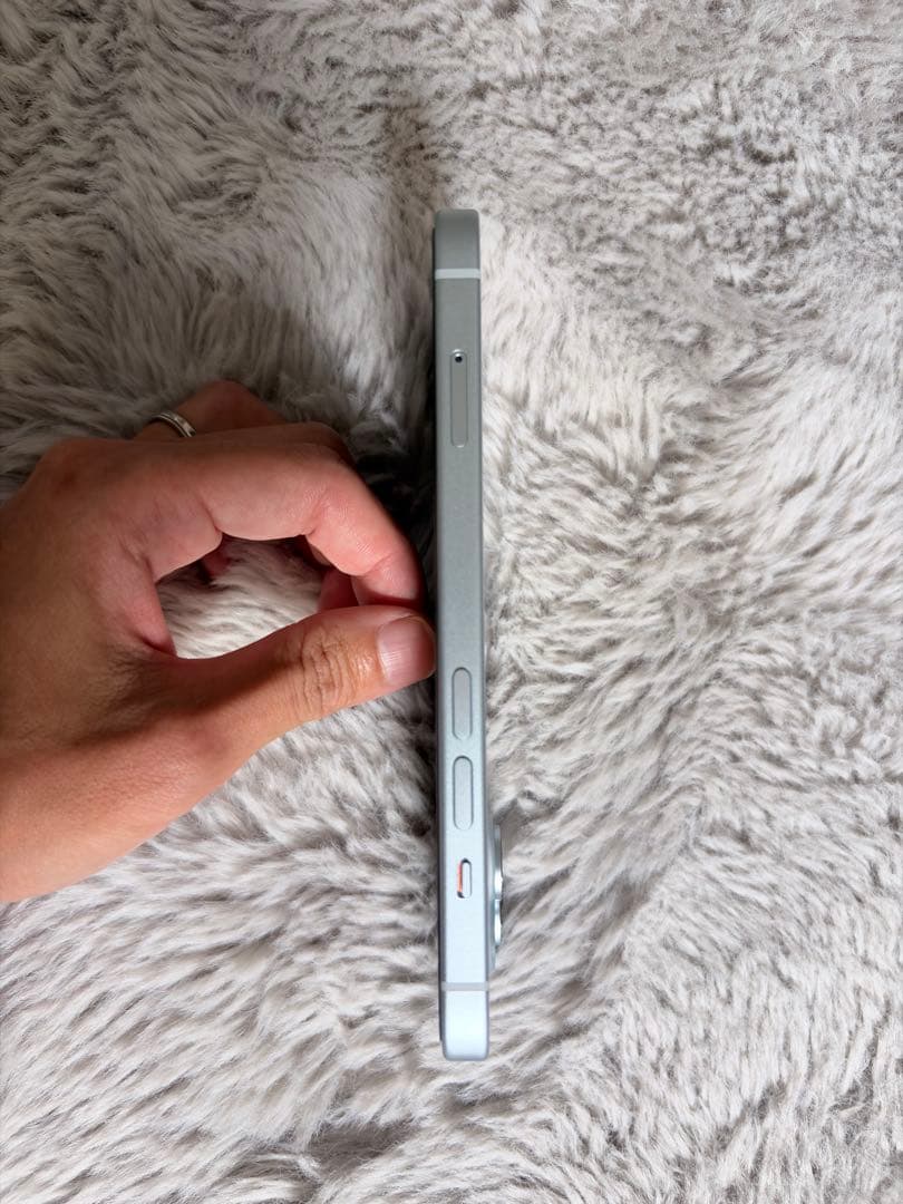 Apple iPhone 15 ブルー 256G 本体 SIMフリー　ほぼ新品