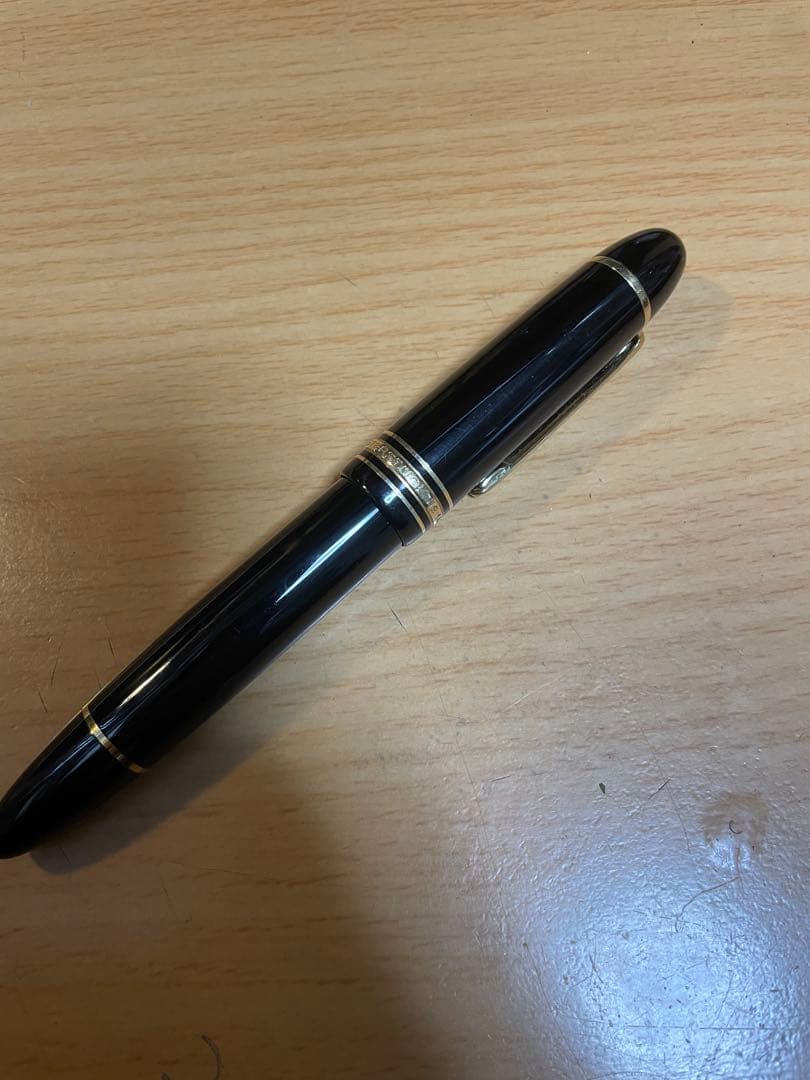 MONT BLANC 万年筆 黒 樹脂製 専用ケース付き