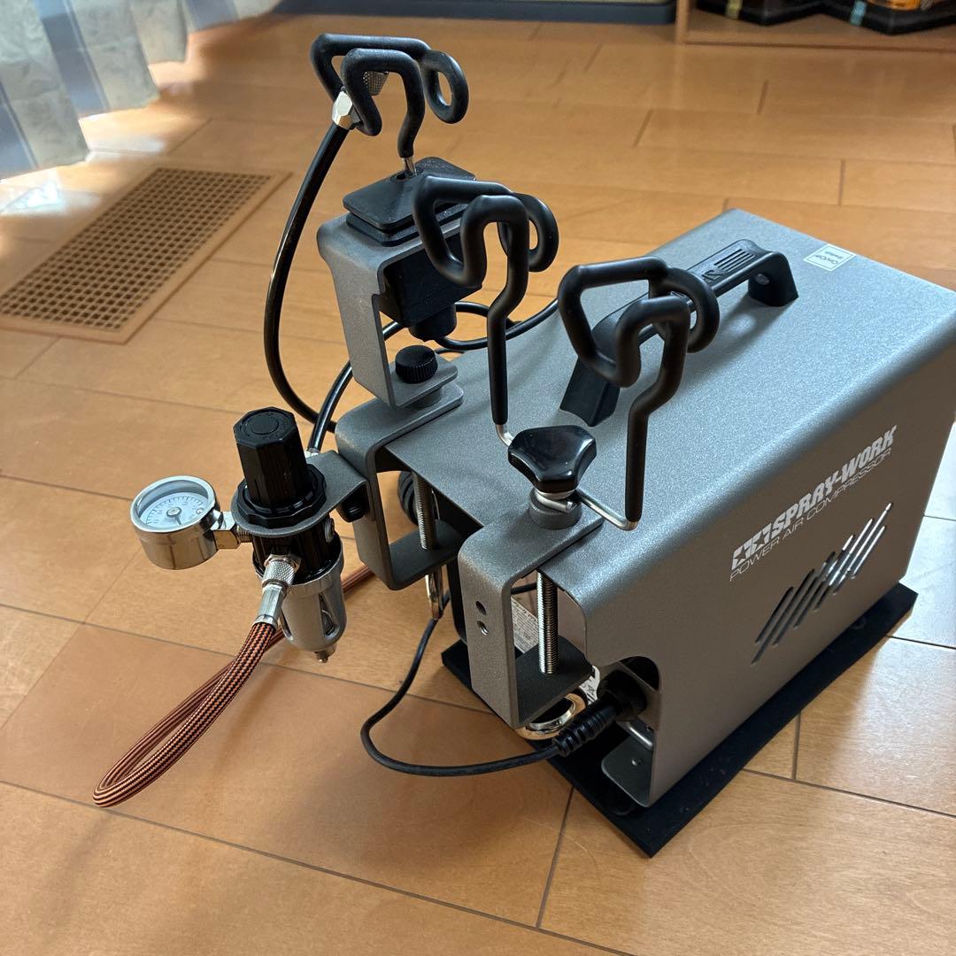 タミヤスプレーワークパワーコンプレッサー　エアブラシスタンド他