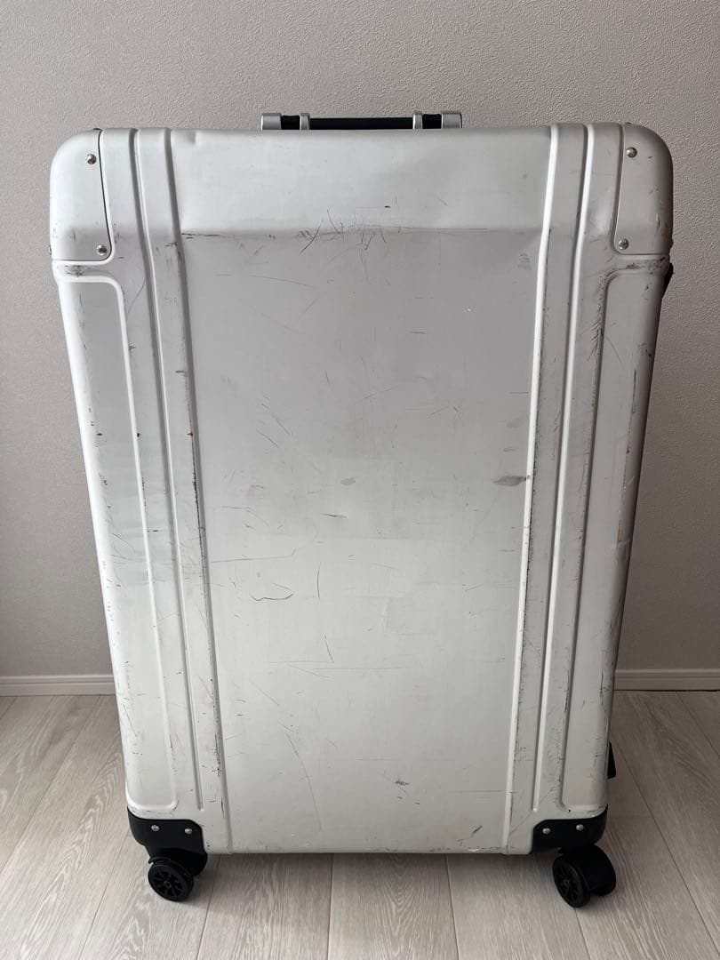 ゼロハリバートンスーツケース95リットル
