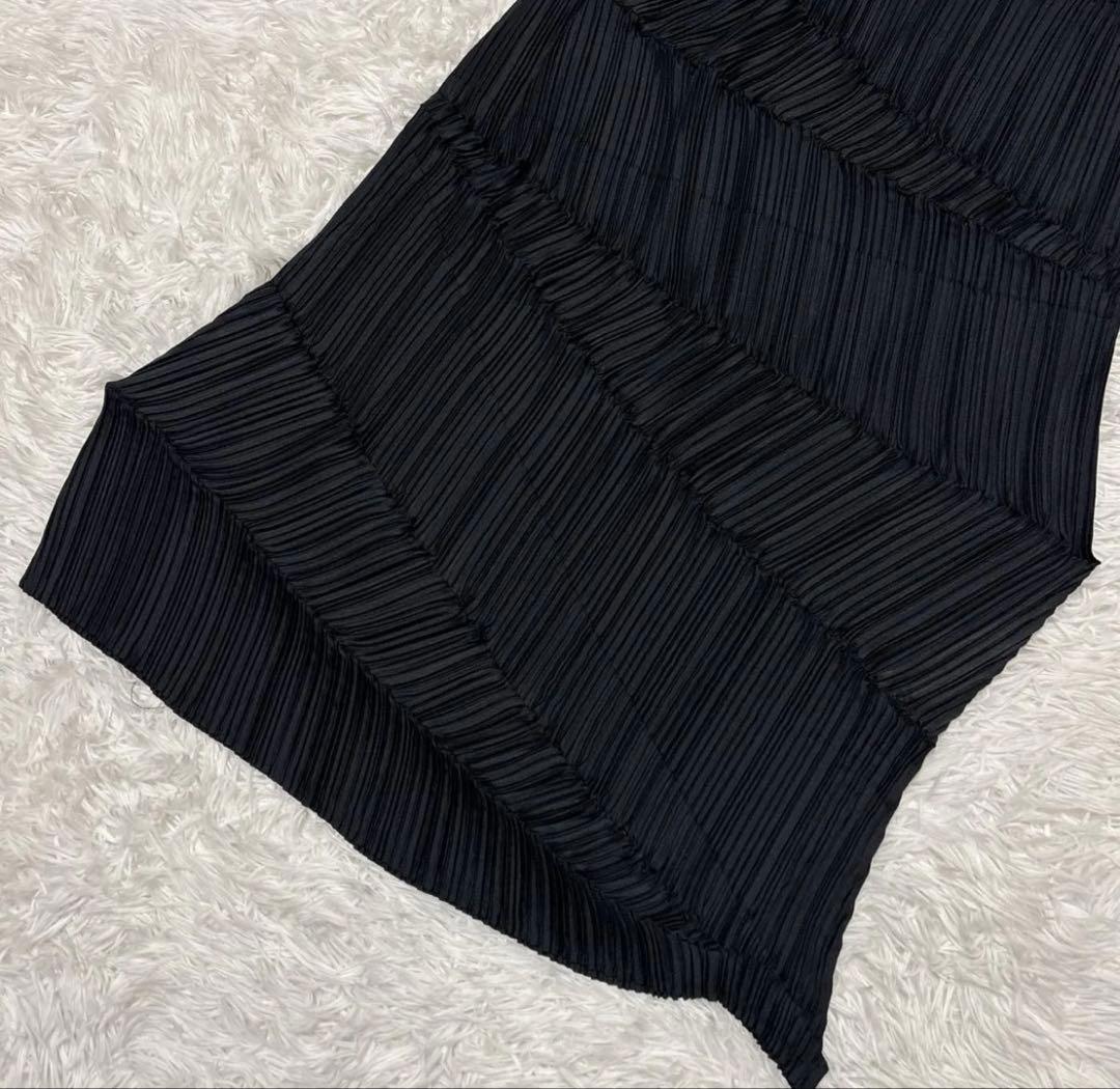 イッセイミヤケ　変形　ランダムプリーツスカート　ひざ丈　ブラック