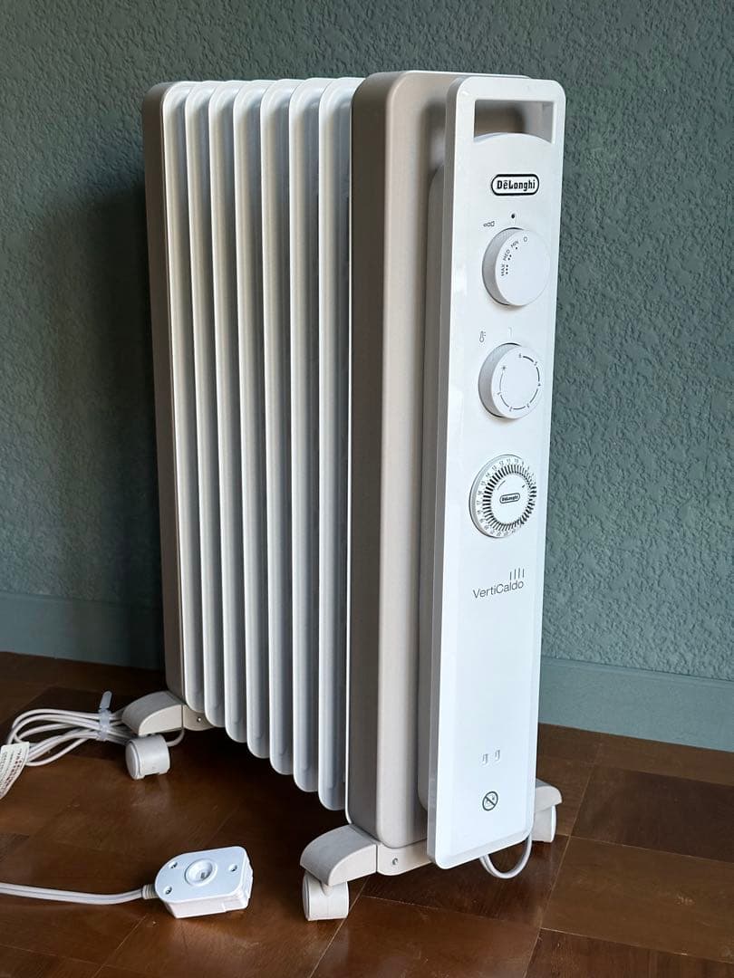 【美品】デロンギ オイルヒーター ヴェルティカルド