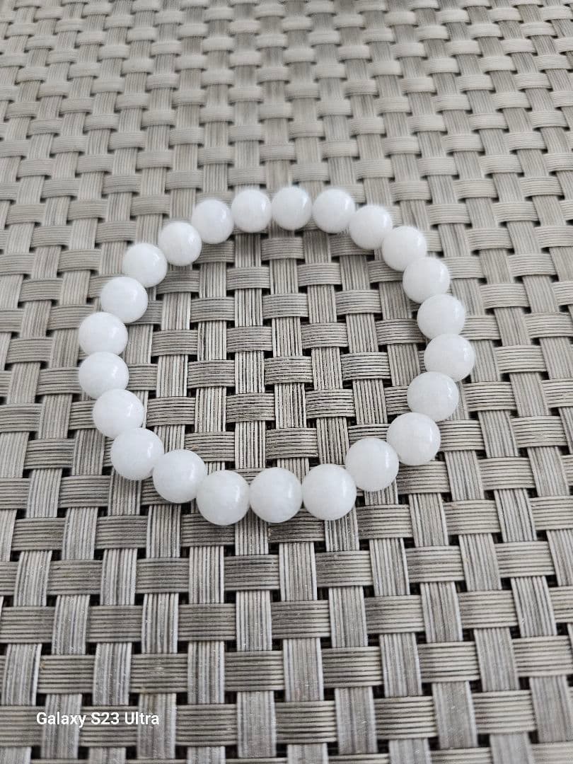 糸魚川翡翠氷種白翡翠８mm２３玉ブレスレット