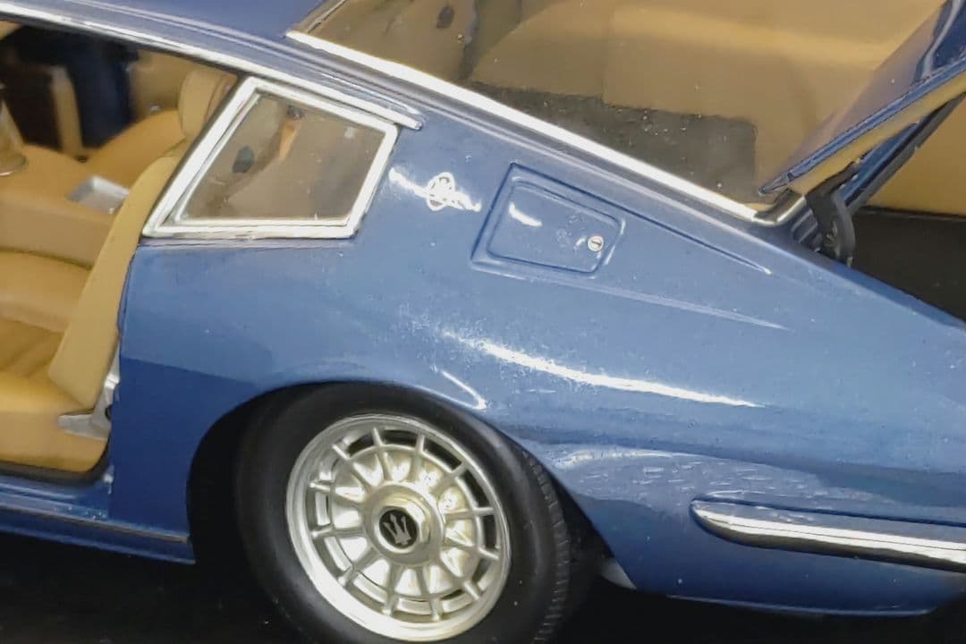 ミニカー minichamps maserati ghibli.1969