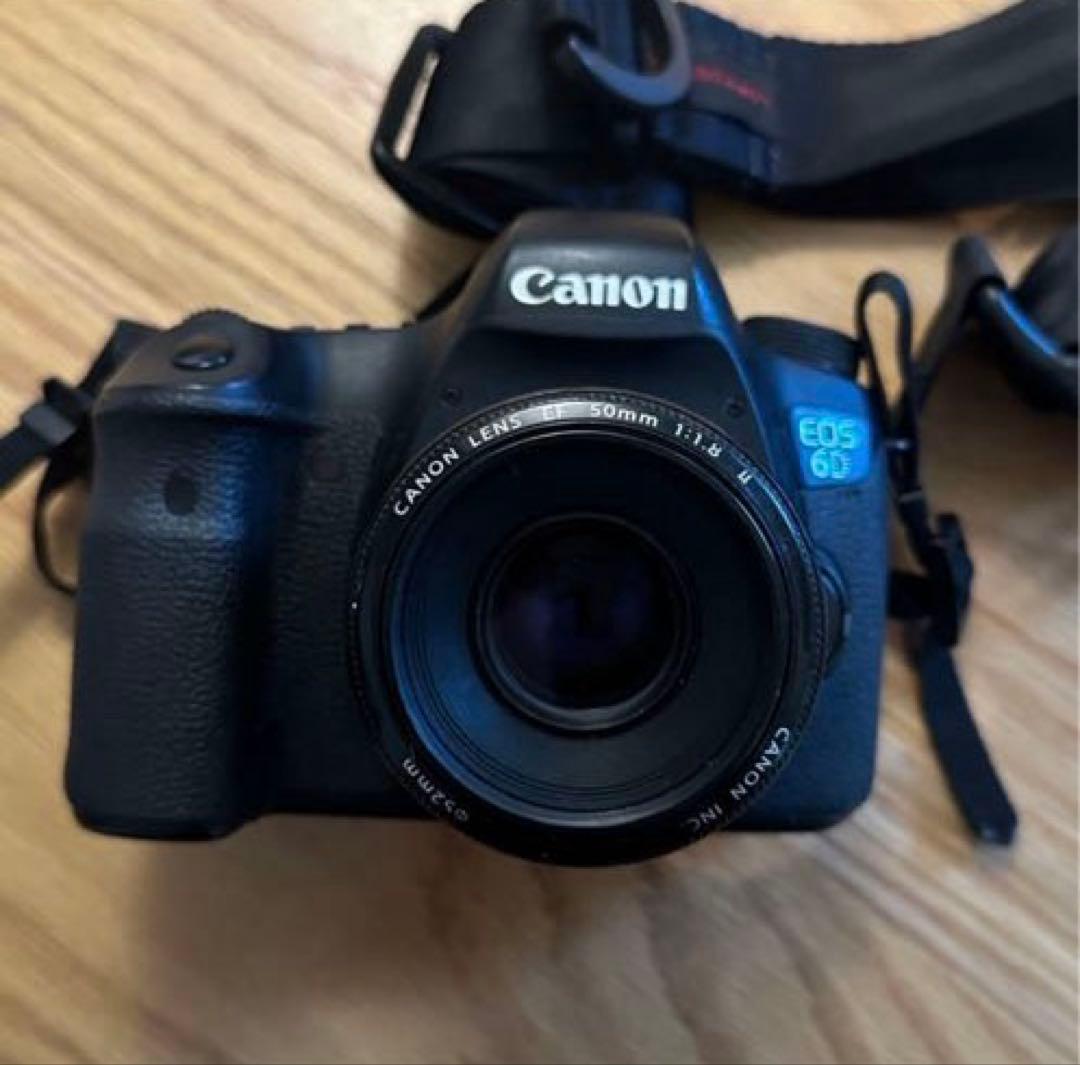 Canon EOS 6D本体+50mm単焦点レンズ+ ズームレンズ+ ストラップ
