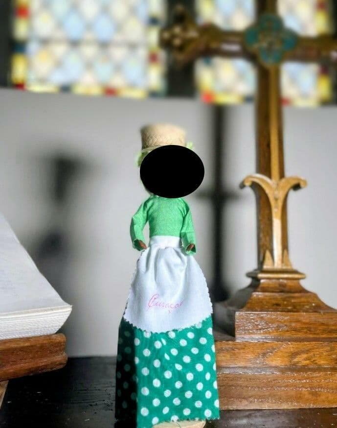 復讐の為に呪いを掛け修復ヒーリングブードゥー人形