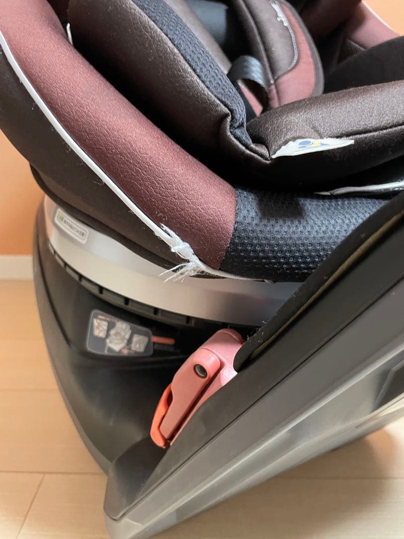 Combi チャイルドシート　NC-570 ジュニアシート　回転　エッグショック