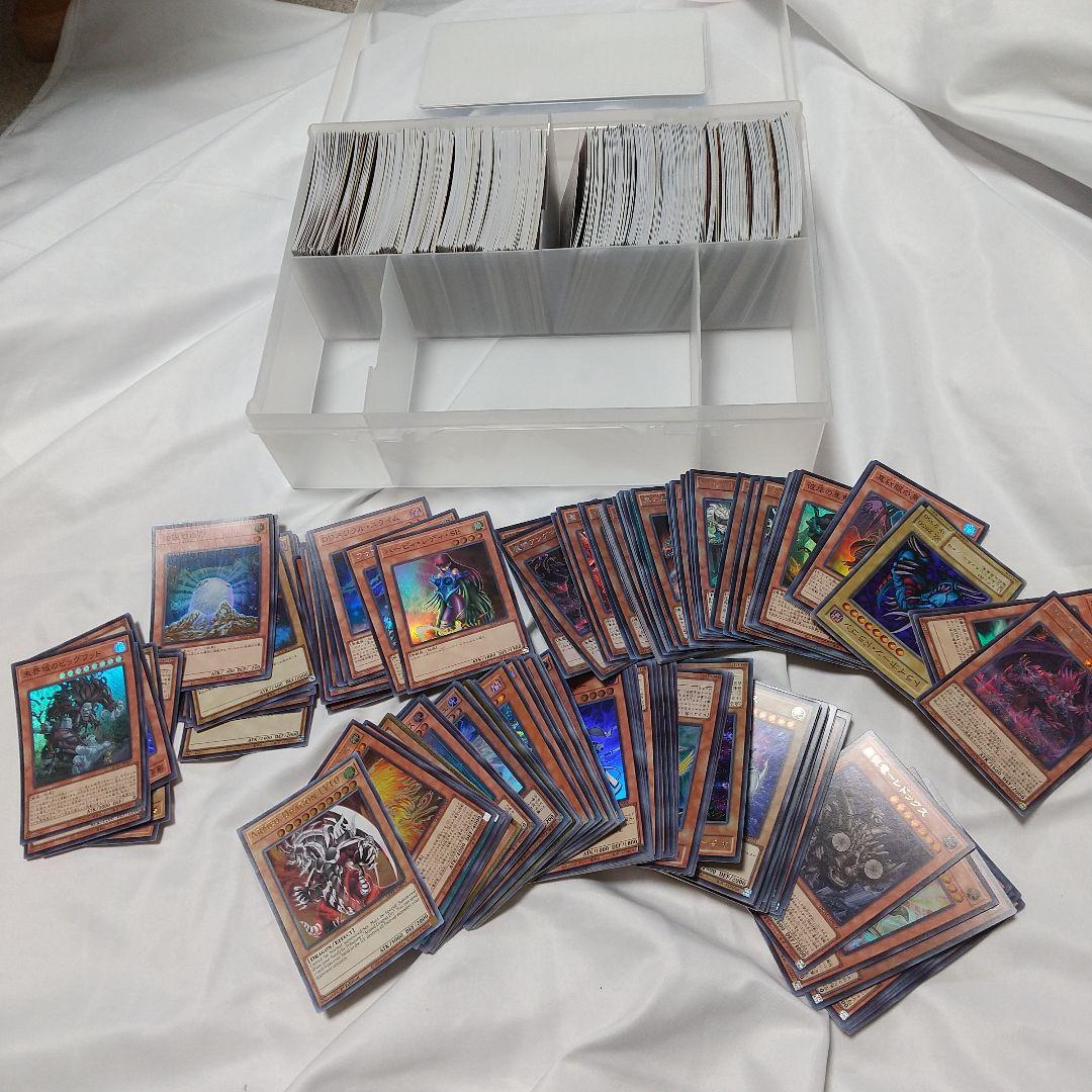 遊戯王OCGカードセット 収納ケース付き SR以上 引退品 約950枚