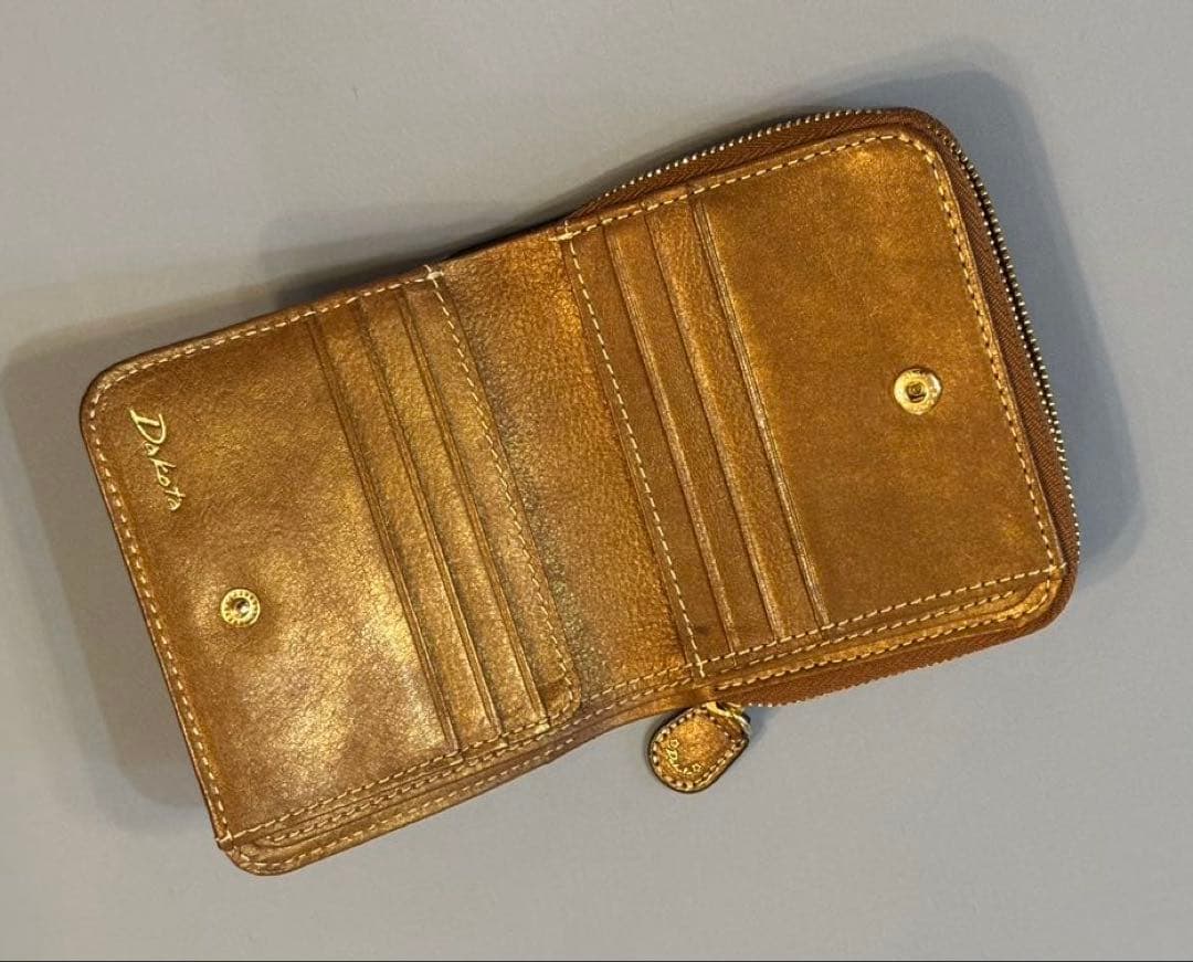 【再値下げ】《未使用品》Dakota コラジョ二つ折り財布 ブラウン レザー