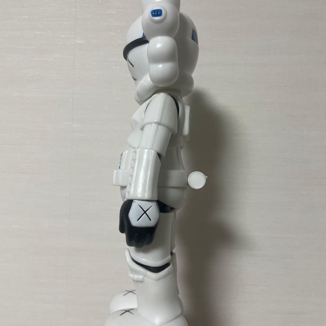 KAWS x STARWARS ストームトゥルーパー