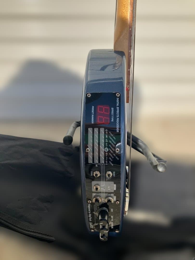 FERNANDES エレキギター 青 ギターケース付き　動作未確認現状品