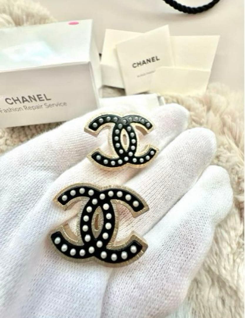 安心の正規品❣️極美品！日本に数点のみ入荷❣️存在感大❣️CHANELピアス【両耳】