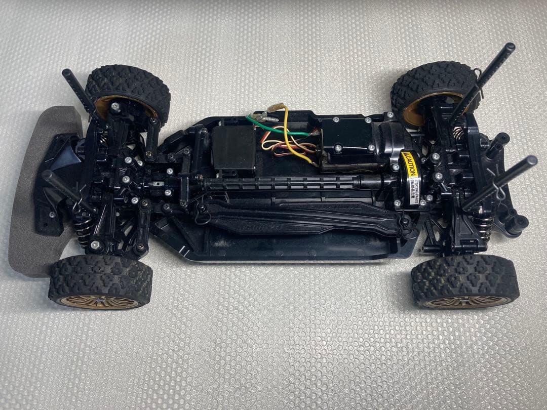 タミヤ　TT-02 シャーシ　セリカボディ付き