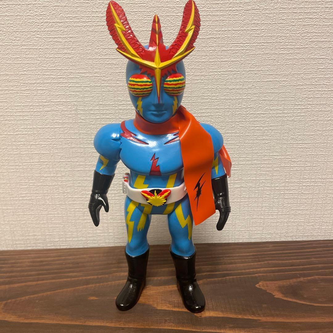 メディコム・トイ 東映レトロソフビコレクション イナズマンF ソフビ