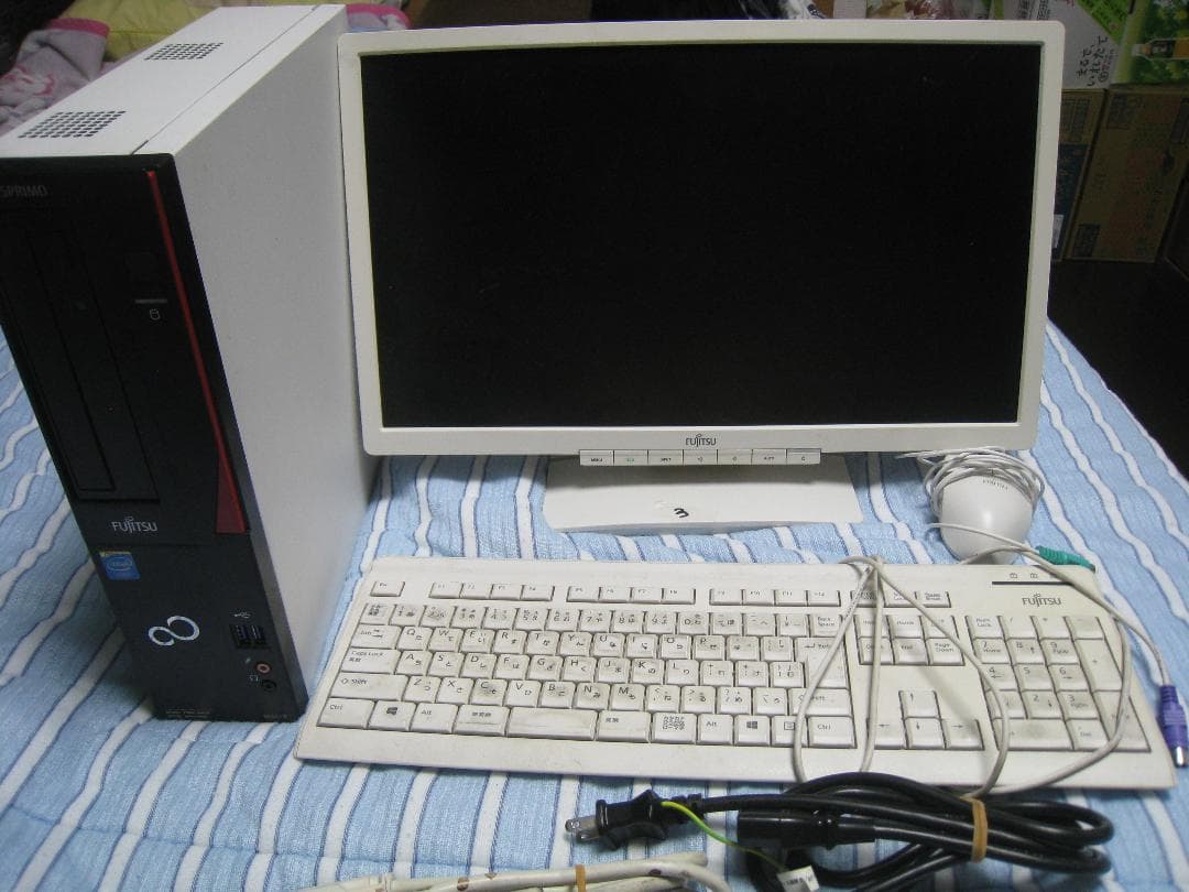 3 OFFICE 富士通 ESPRIMO Win7 & 20インチ  訳アリ