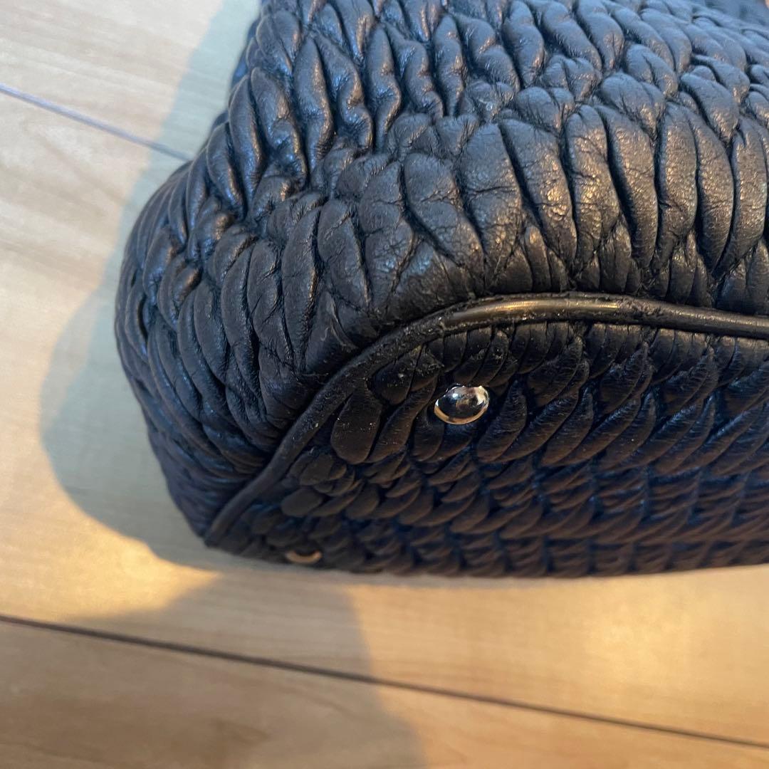 ミュウミュウ　ナッパクリスタル　ハンドバッグ　ショルダー　ブラック