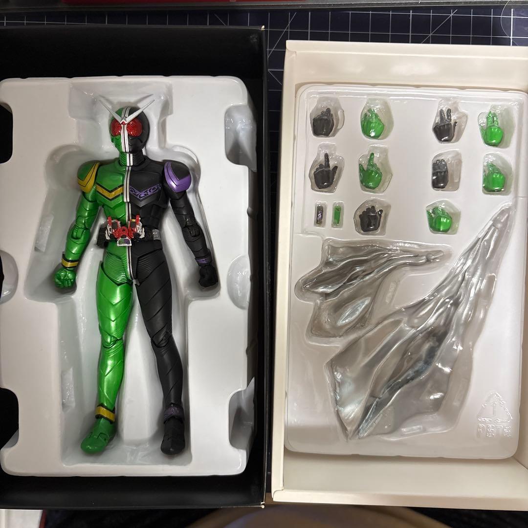 S.H.Figuarts 真骨彫　仮面ライダーW サイクロンジョーカー