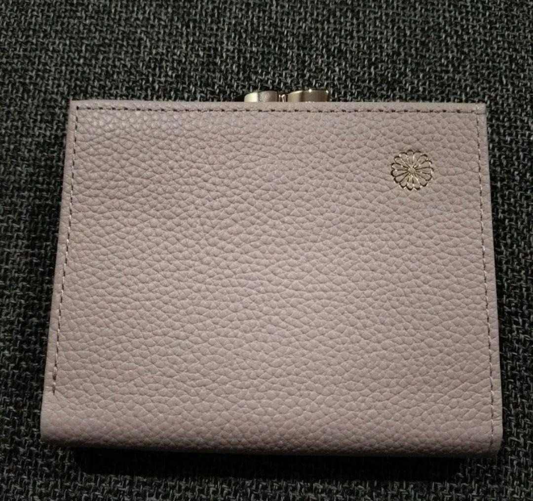 新品 皇居 本革 二つ折り財布 がま口 ピンクベージュ　財布 帯付箱 売店小袋