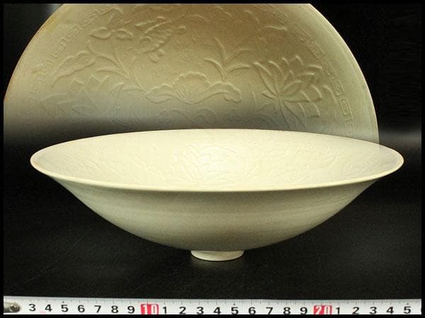 中国美術 白磁 蓮花魚紋 大碗(K-A403)