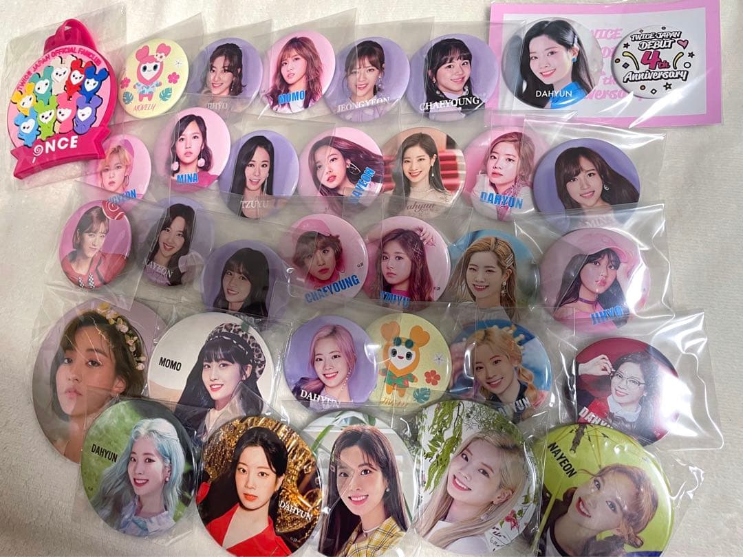 twice缶バッジ