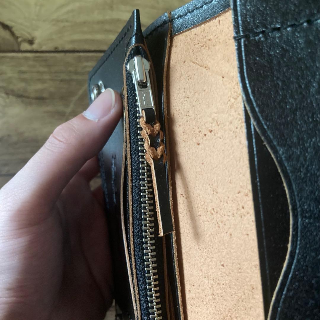 【お札を折らずに収納】カウレザー トラッカーウォレット150（ミドル）2.5層